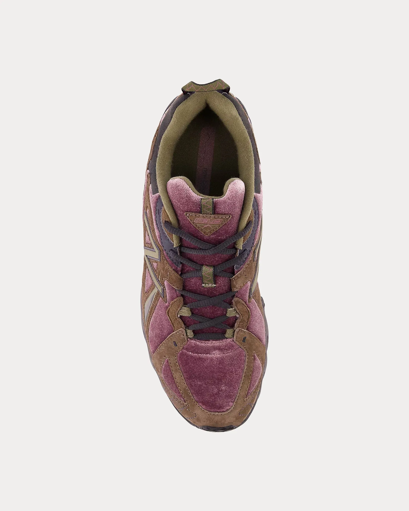 610v1 Licorice / Dark Mushroom / Dark Camo Low Top Sneakers