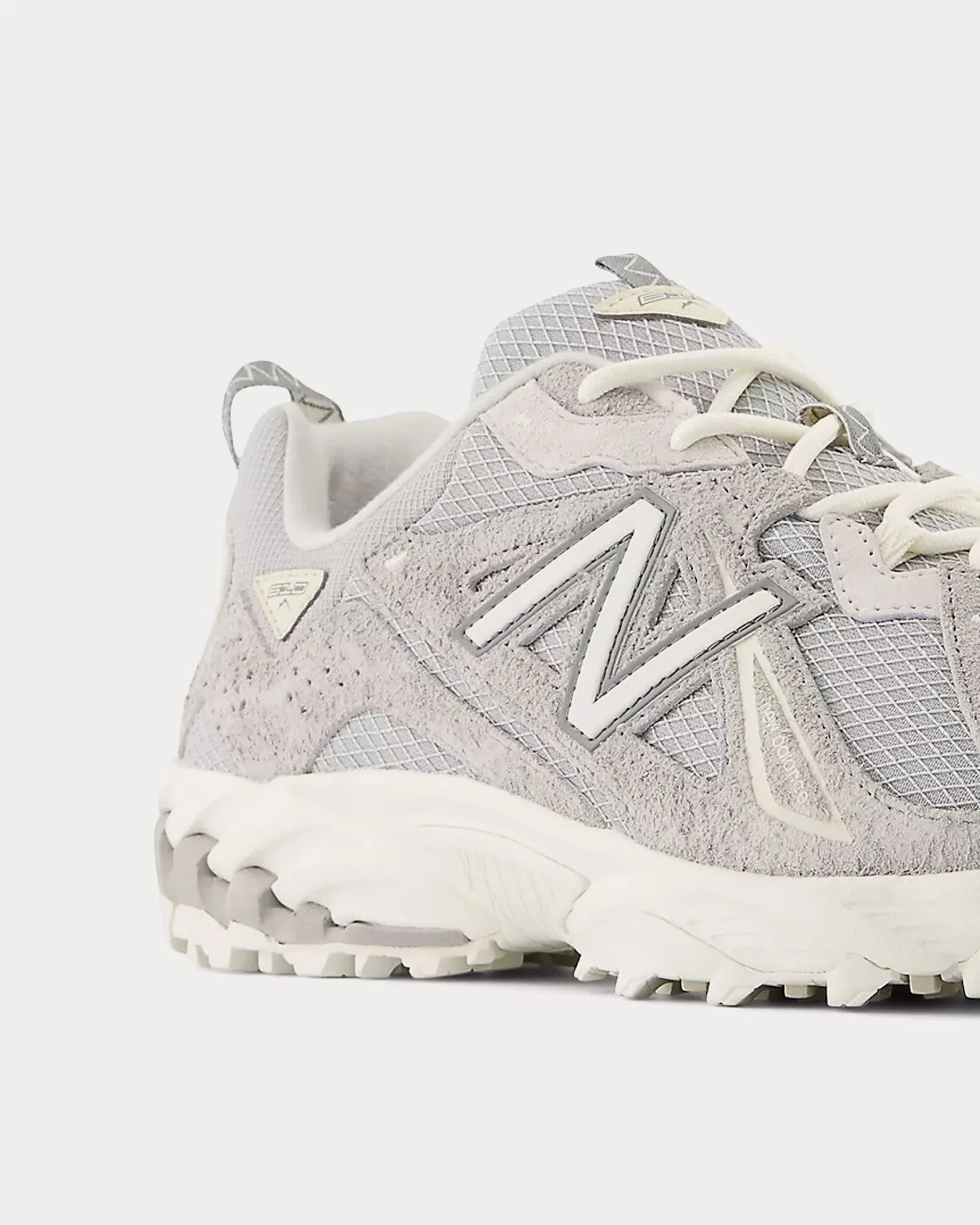 610v1 Raincloud / Grey Matter / Sea Salt Low Top Sneakers