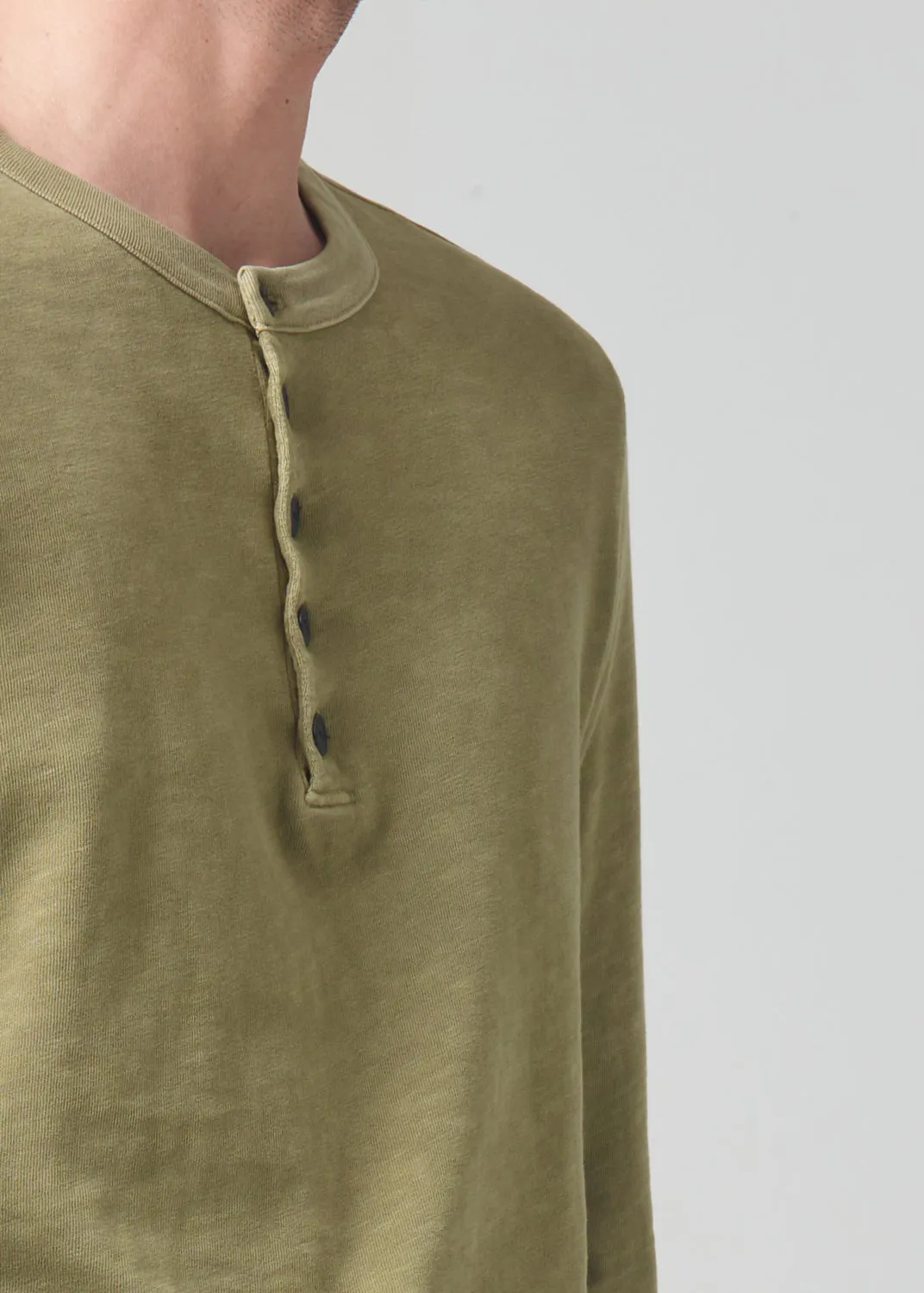 Classic Henley in Canape