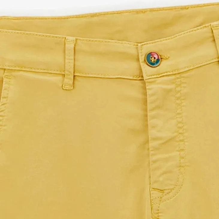 Comfort Fit Chino 702: Gold