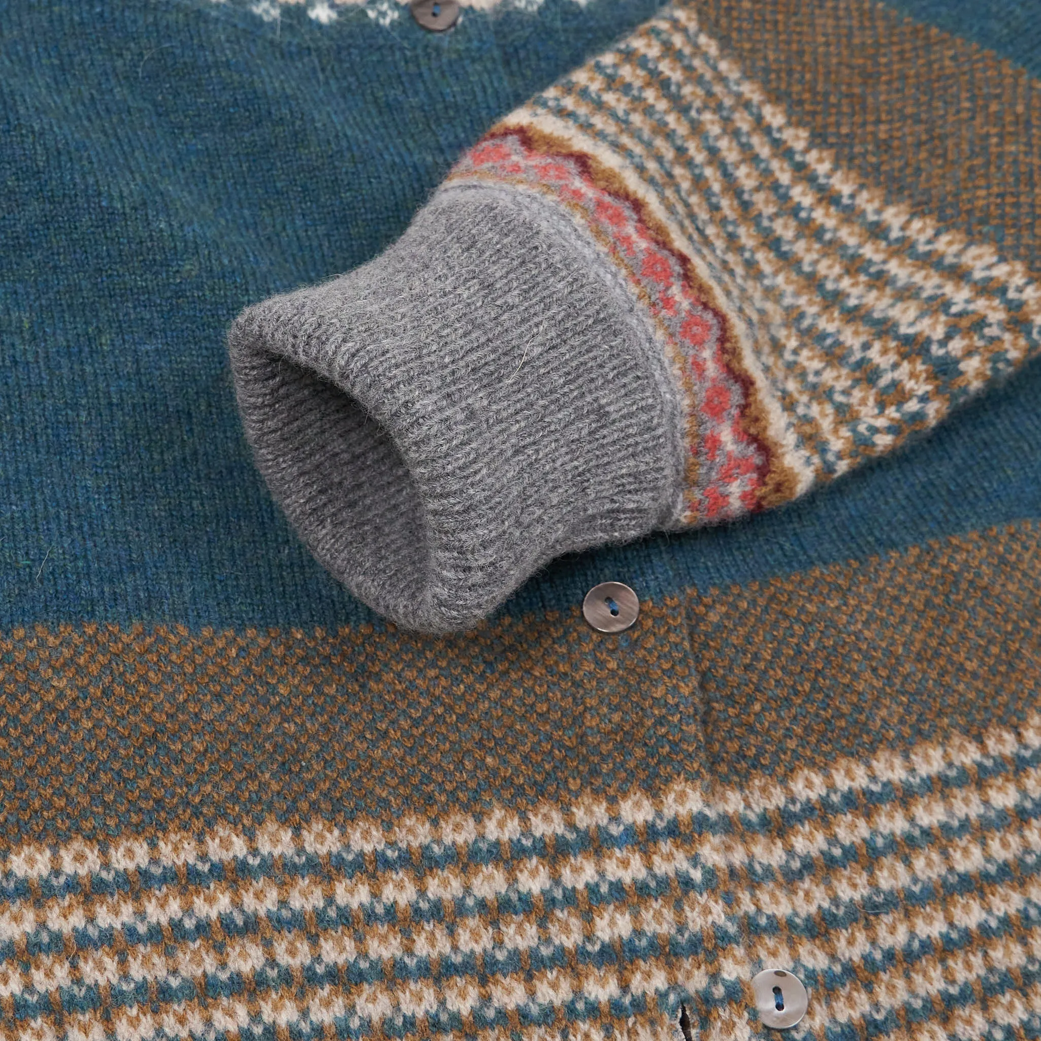 Eribé Ladies Knitted Wool Cardigan
