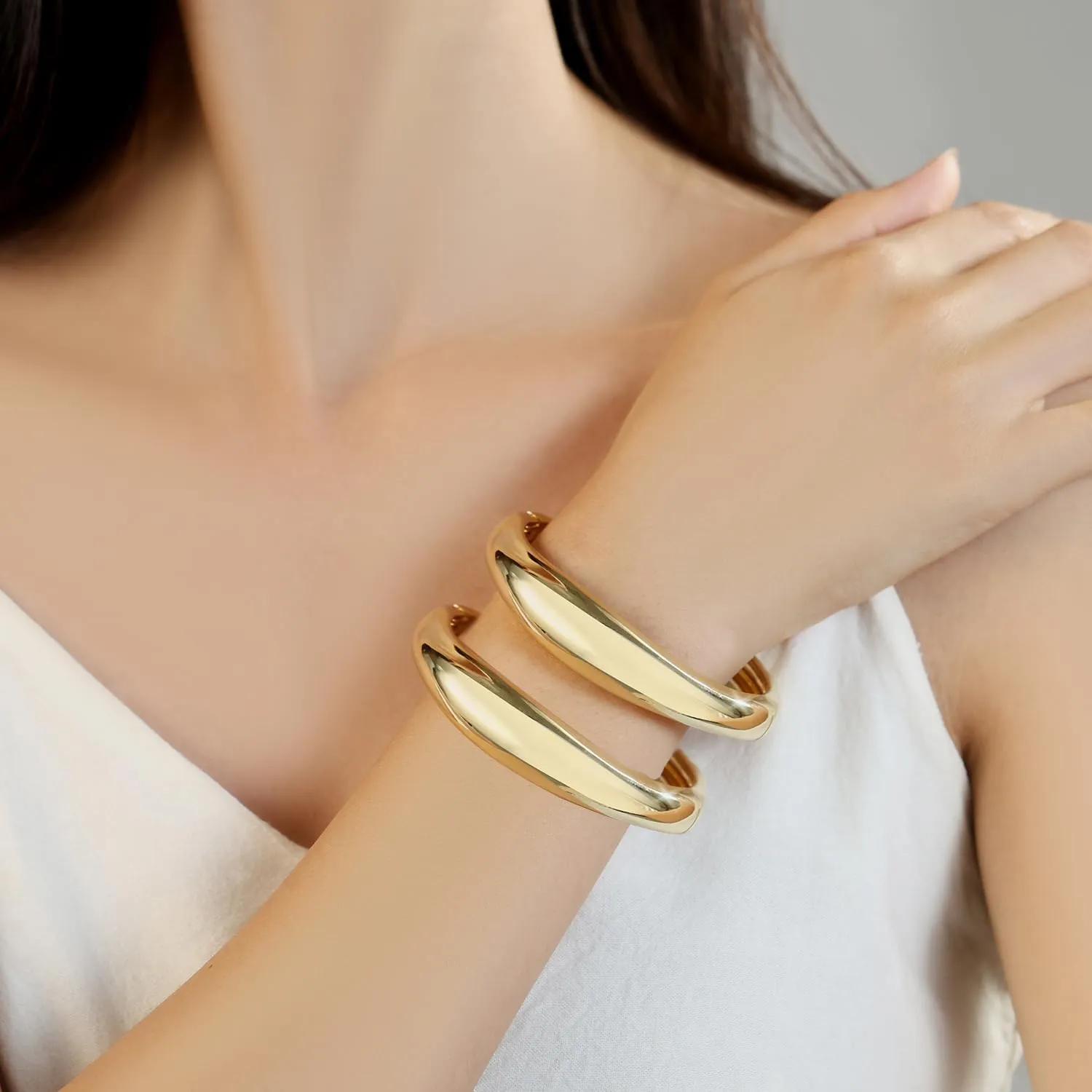 Gold Bangles Bracelets for Women Chunky Gold Cuff Bracelet Set 2PCS Trendy Bracelet for Women Irregular Cuff Hinged Wide 14K Gold Plated Bracelet